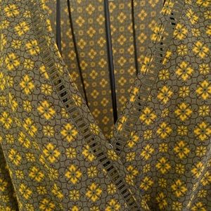 Super cute casual blouse